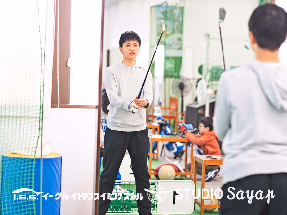 ジュニアゴルフスクールの授業風景 - パター練習