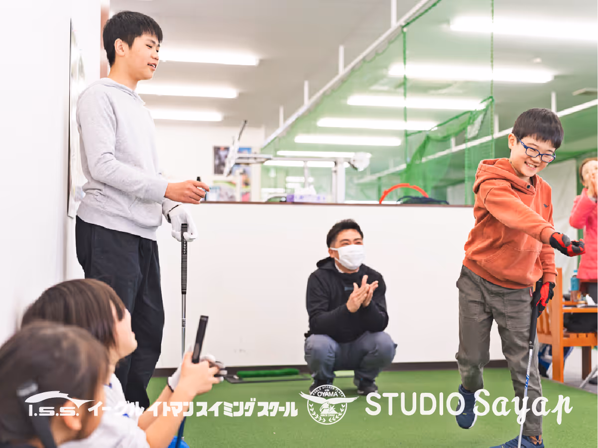 ジュニアゴルフスクールの授業風景 - グループレッスン